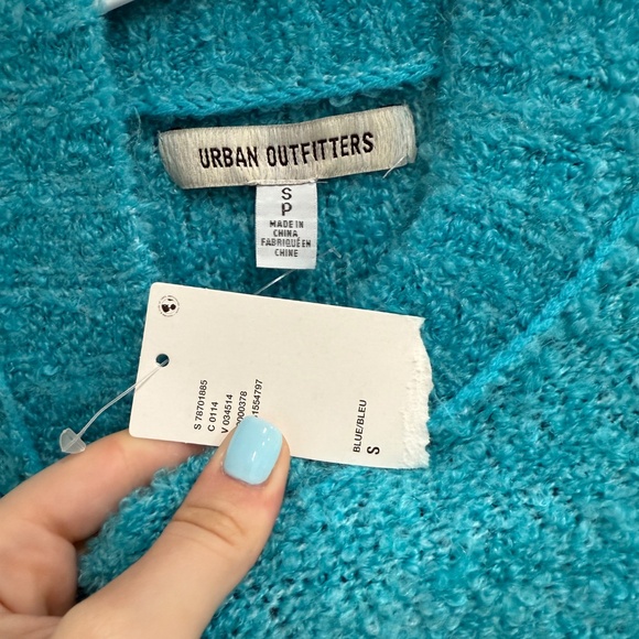 UO Avril Cropped Mock Neck Sweater - Picture 3 of 3